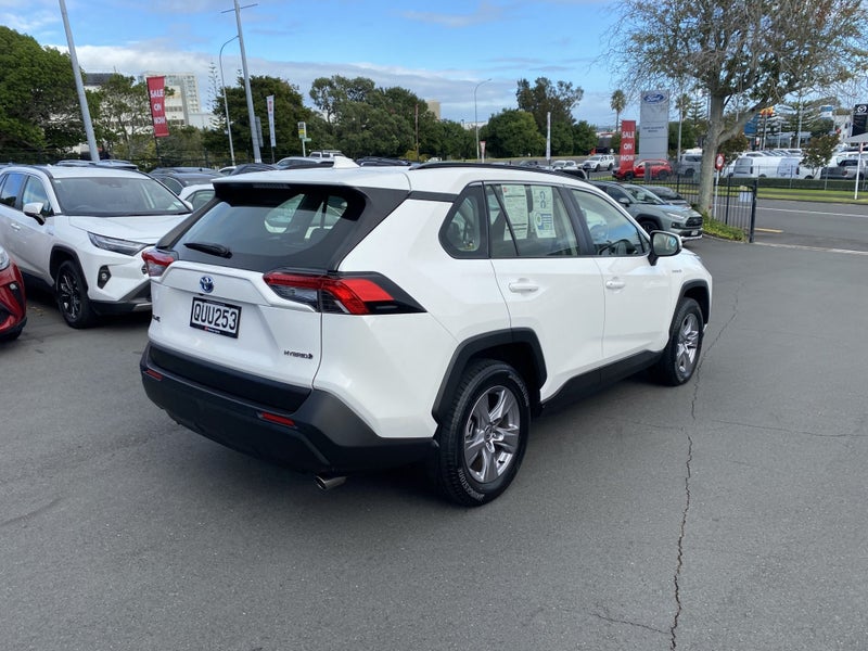 2024 Toyota RAV4 GX 2.5P Hybrid AWD image 2