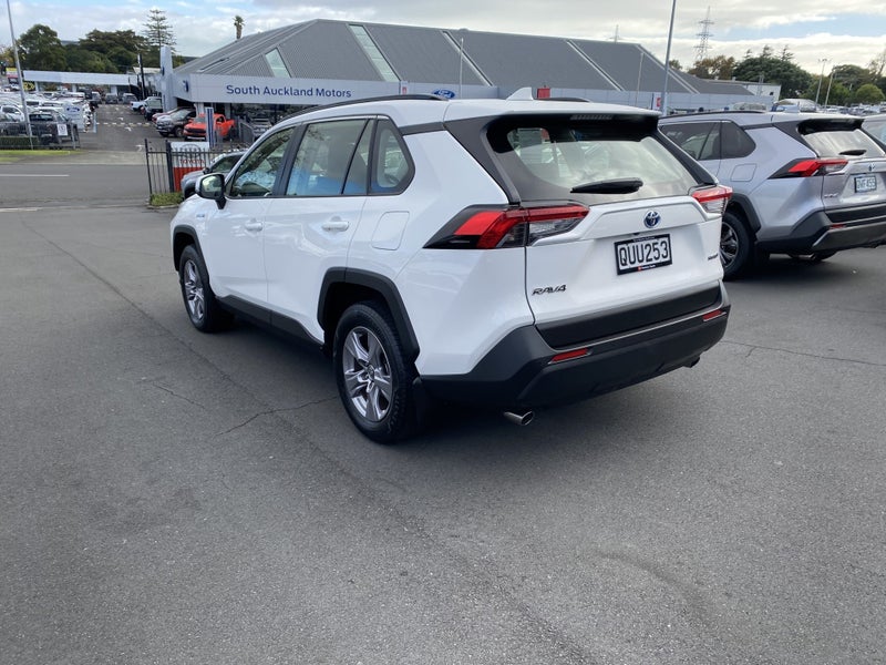 2024 Toyota RAV4 GX 2.5P Hybrid AWD image 5