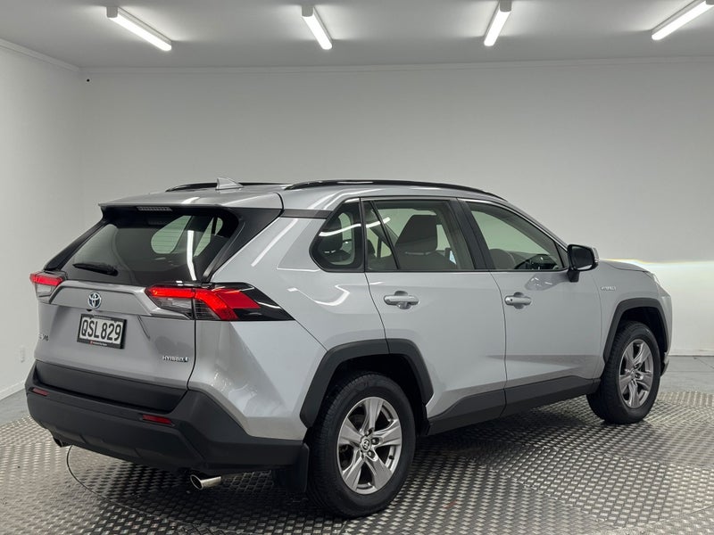 2024 Toyota RAV4 GX 2.5P Hybrid AWD image 3