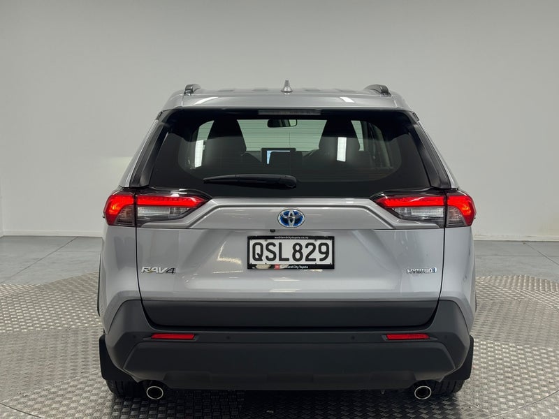2024 Toyota RAV4 GX 2.5P Hybrid AWD image 4