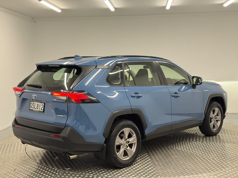 2024 Toyota RAV4 GX 2.5P Hybrid AWD image 3