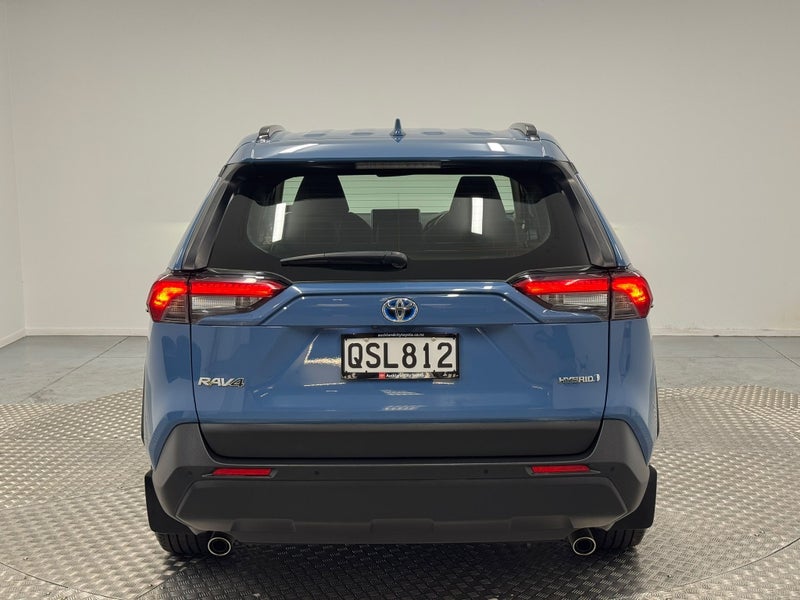 2024 Toyota RAV4 GX 2.5P Hybrid AWD image 4