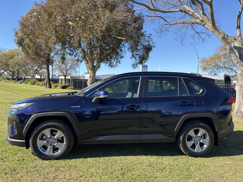 2024 Toyota RAV4 GX 2.5P Hybrid AWD Automatic SUV image 4