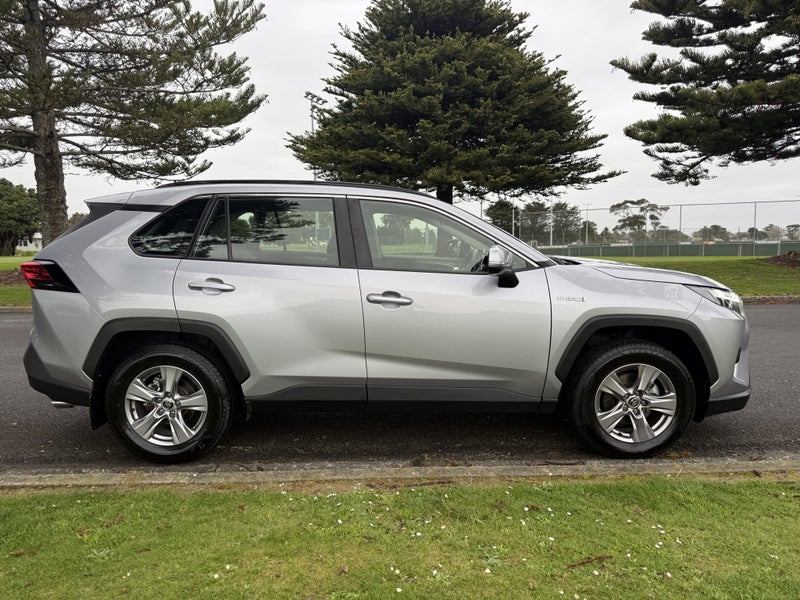 2024 Toyota RAV4 GX 2.5P Hybrid AWD Automatic SUV image 3