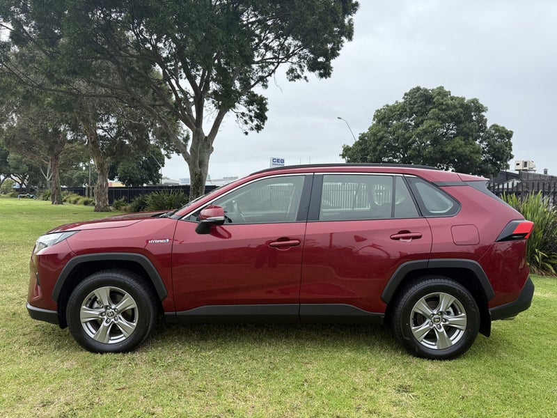 2024 Toyota RAV4 GX 2.5P Hybrid AWD Automatic SUV image 4