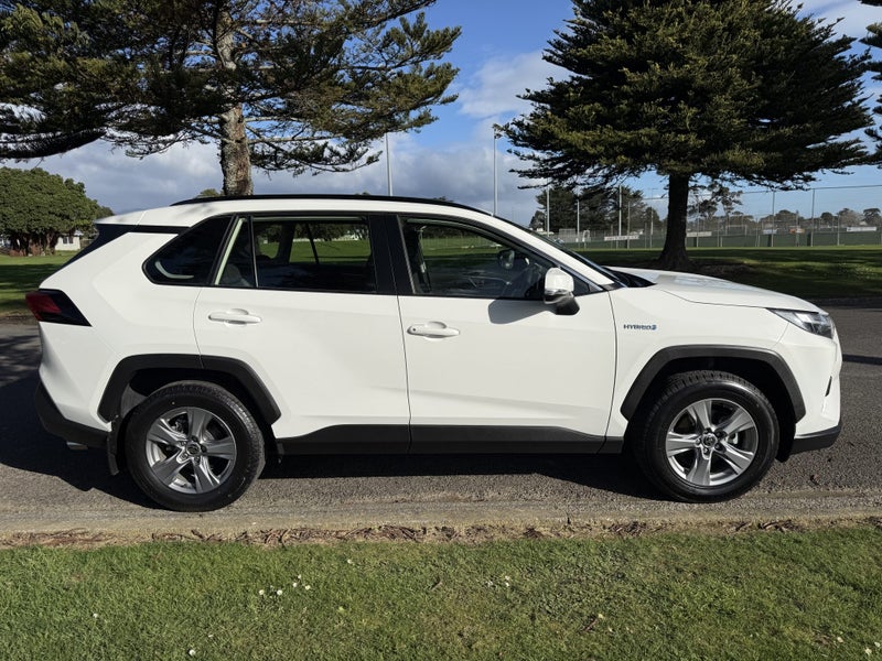 2024 Toyota RAV4 GX 2.5P Hybrid AWD Automatic SUV image 3
