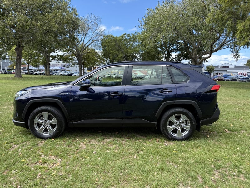 2024 Toyota RAV4 GX 2.5P Hybrid AWD Automatic SUV image 4