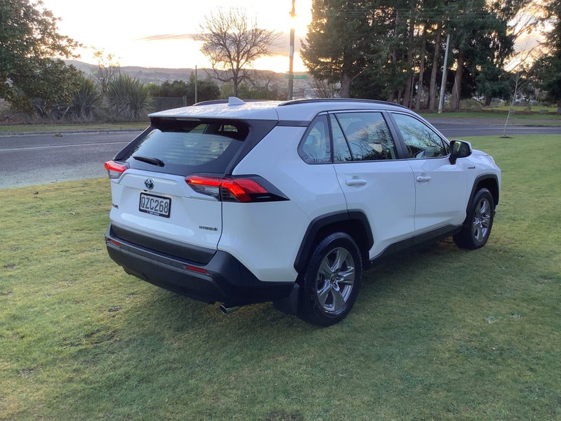 2024 Toyota RAV4 GX 2.5P Hybrid Electric Vehicle image 5