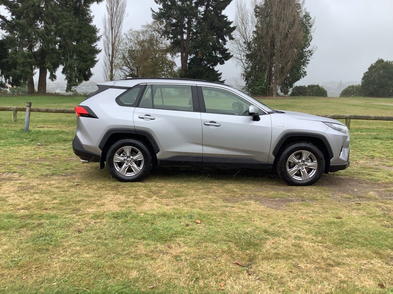 2024 Toyota RAV4 GX 2.5P Hybrid Electric Vehicle image 4