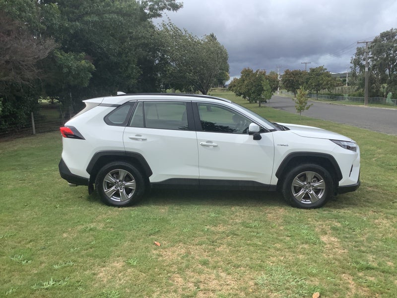 2024 Toyota RAV4 GX 2.5P Hybrid Electric Vehicle image 4