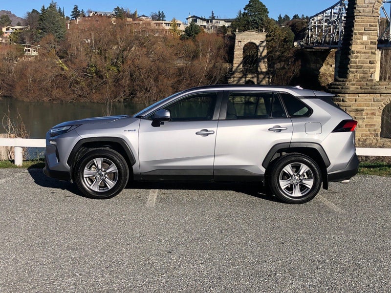 2024 Toyota RAV4 GX AWD Hybrid Auto image 4