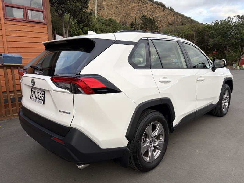 2024 Toyota RAV4 GX HYBRID image 3