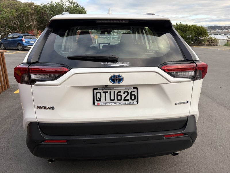 2024 Toyota RAV4 GX HYBRID image 4