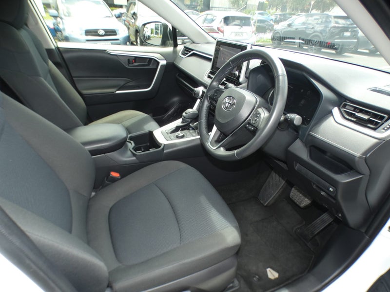 2024 Toyota RAV4 GX Hybrid image 3