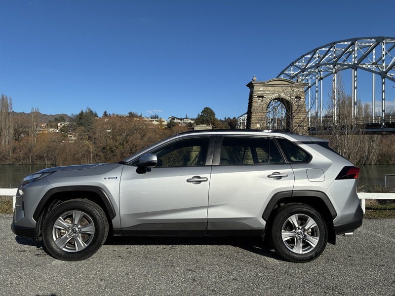 2024 Toyota RAV4 GX Hybrid image 4