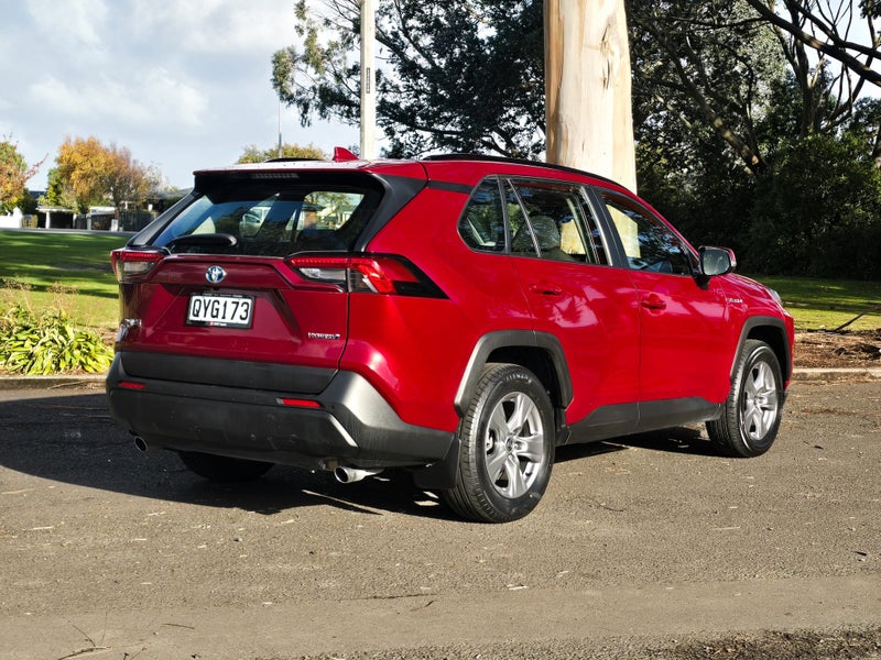 2024 Toyota RAV4 GX Hybrid AWD image 3