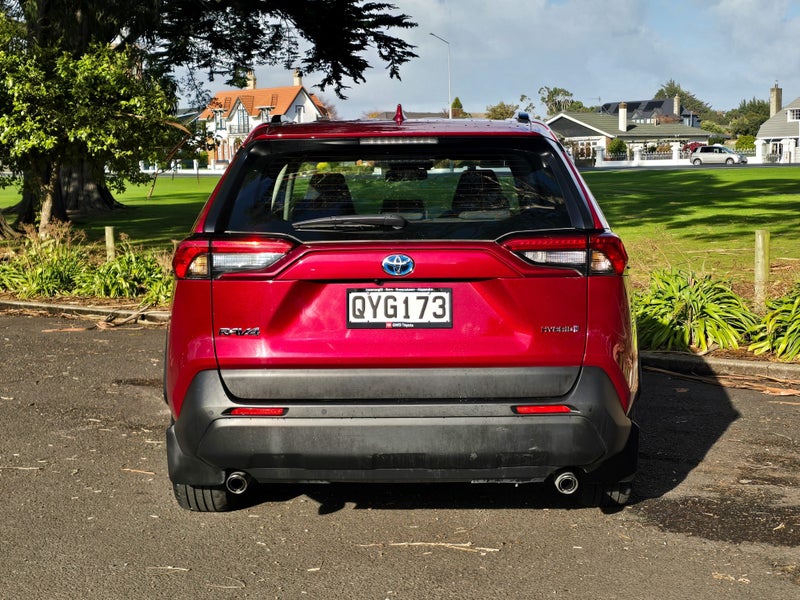 2024 Toyota RAV4 GX Hybrid AWD image 4