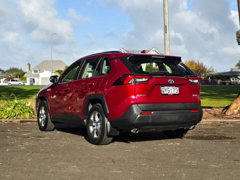 2024 Toyota RAV4 GX Hybrid AWD image 5