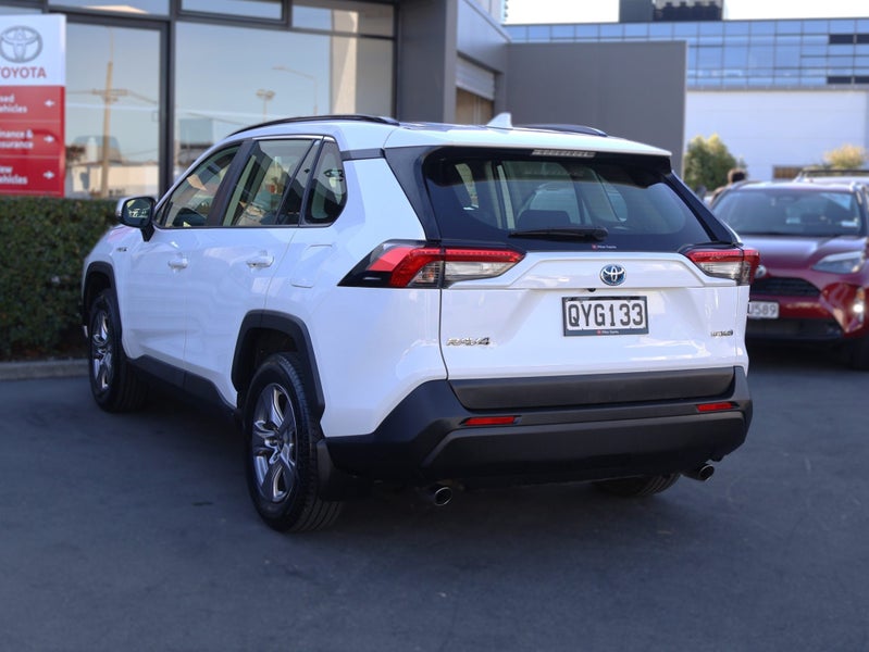 2024 Toyota RAV4 GX HYBRID AWD/4WD, Push Start image 5