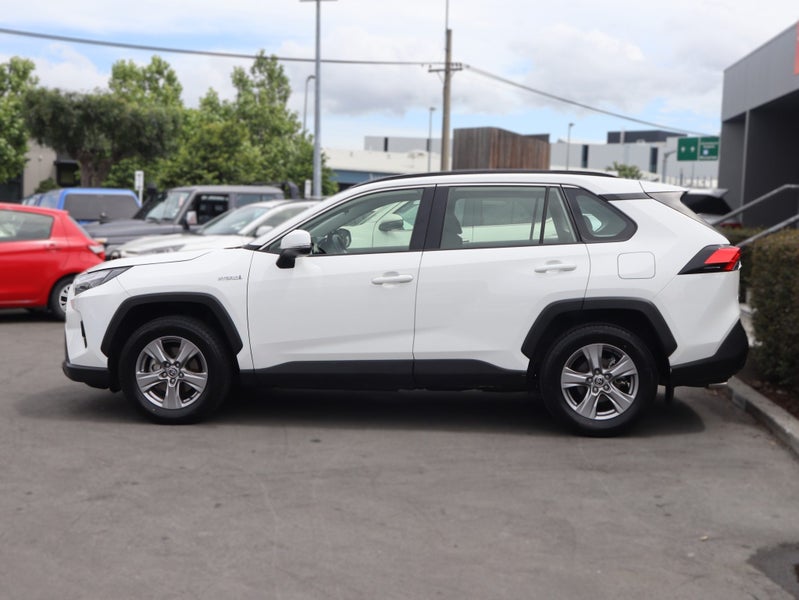 2024 Toyota RAV4 GX HYBRID, AWD/4WD Push Start image 4