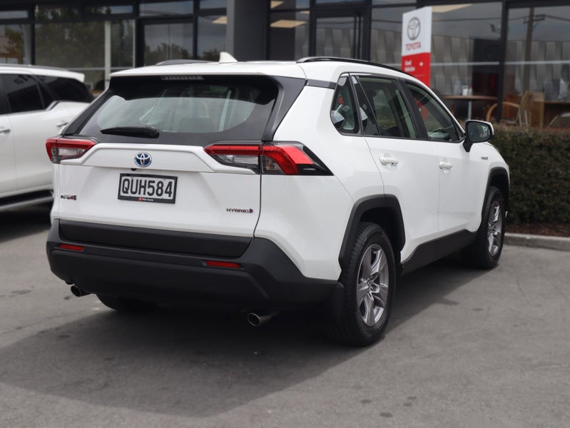 2024 Toyota RAV4 GX HYBRID, AWD/4WD Push Start image 5