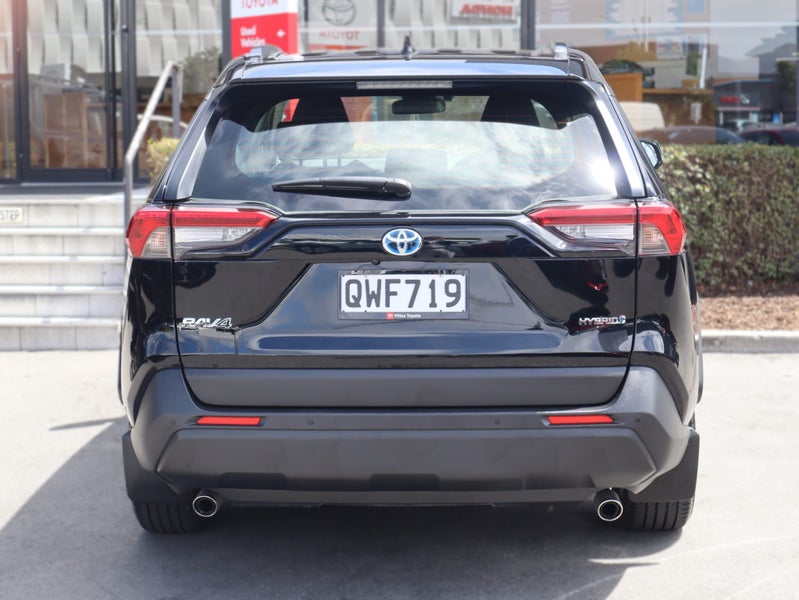 2024 Toyota RAV4 GX HYBRID AWD/4WD, Push Start image 5
