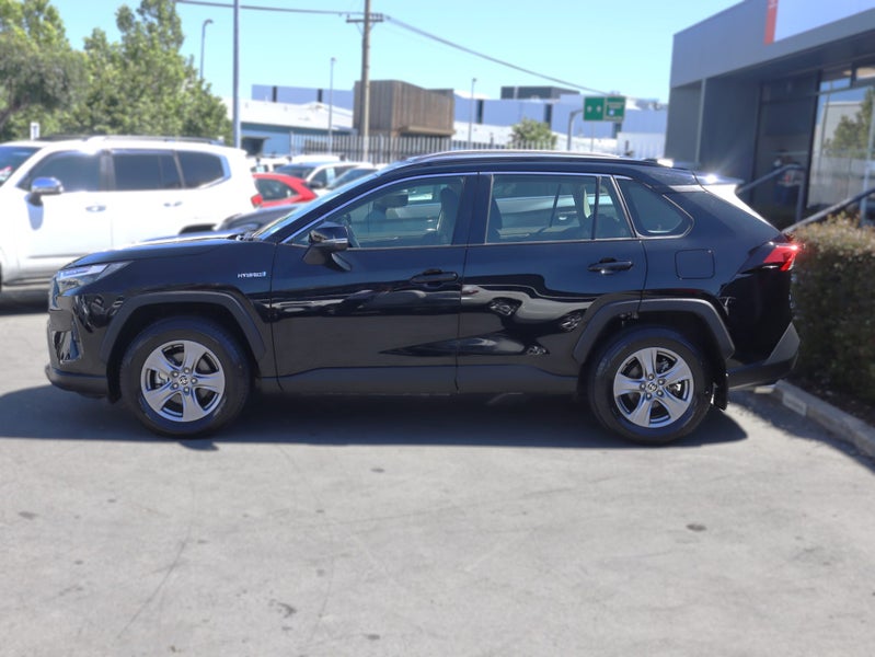 2024 Toyota RAV4 GX HYBRID AWD/4WD, Push Start image 4