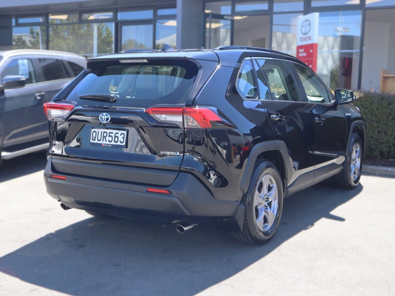 2024 Toyota RAV4 GX HYBRID AWD/4WD, Push Start image 5