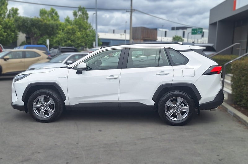 2024 Toyota RAV4 GX HYBRID AWD/4WD, Push Start image 4