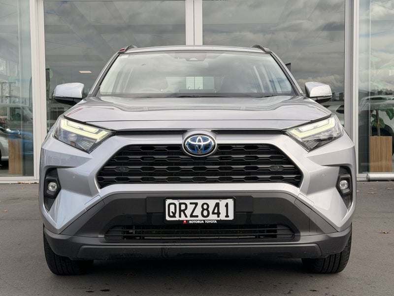 2024 Toyota RAV4 GX Hybrid AWD & Certified! image 3