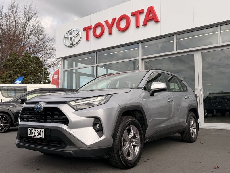 2024 Toyota RAV4 GX Hybrid AWD & Certified! image 4