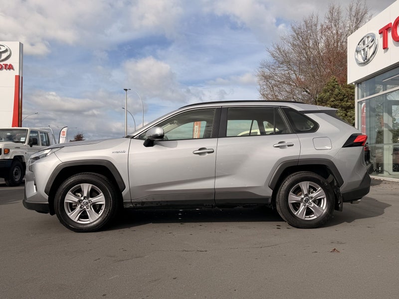 2024 Toyota RAV4 GX Hybrid AWD & Certified! image 5