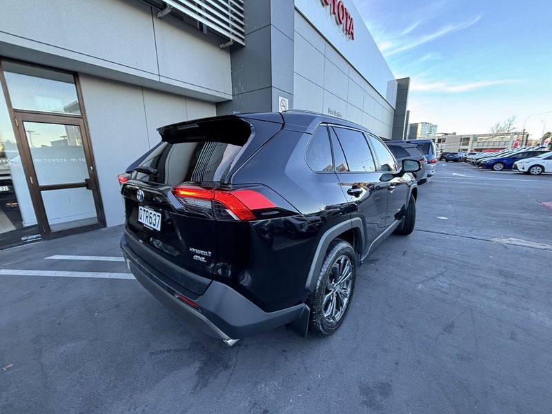 2024 Toyota RAV4 GXL 2.5 HYBRID POPULAR SUV image 3
