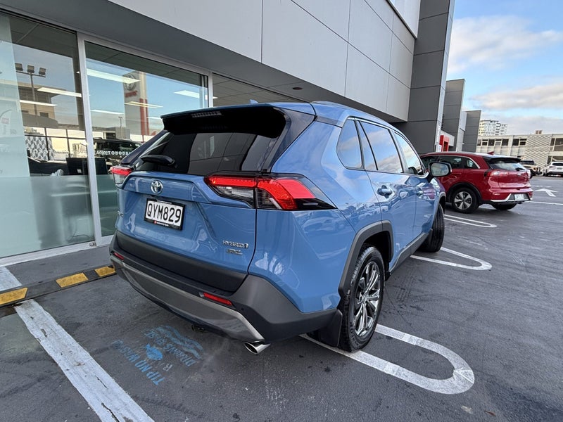 2024 Toyota RAV4 GXL 2.5 HYBRID POPULAR SUV image 3
