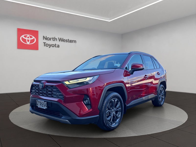 2024 Toyota RAV4 GXL 2.5L Hybrid AWD SUV image 3