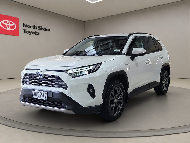 2024 Toyota RAV4 GXL 2.5L Hybrid AWD SUV image 3