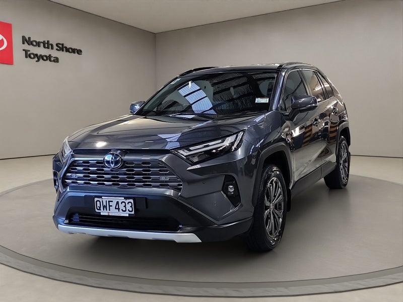 2024 Toyota RAV4 GXL 2.5L Hybrid AWD SUV image 3
