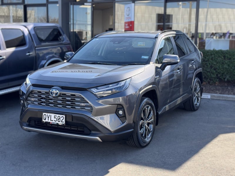 2024 Toyota RAV4 GXL 2.5L Hybrid AWD SUV image 3