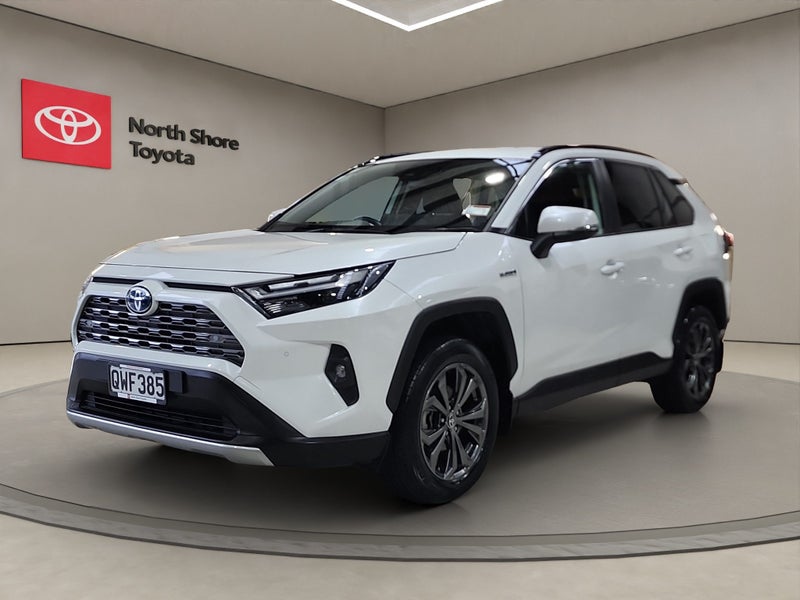 2024 Toyota RAV4 GXL 2.5L Hybrid AWD SUV image 3