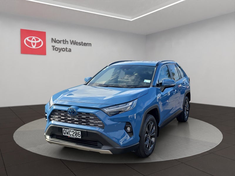 2024 Toyota RAV4 GXL 2.5L Hybrid AWD SUV image 3
