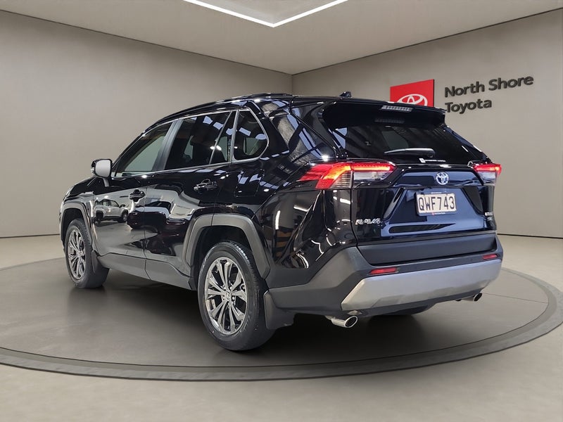 2024 Toyota RAV4 GXL 2.5L Hybrid AWD SUV image 5