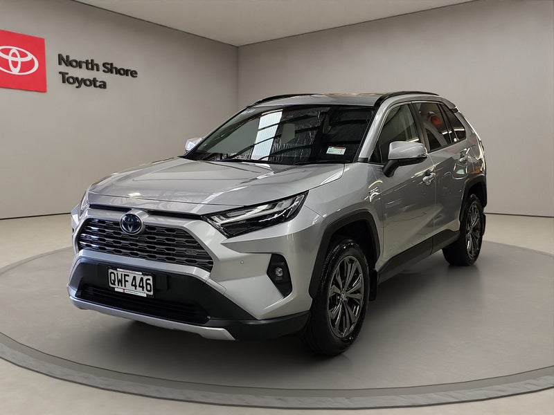 2024 Toyota RAV4 GXL 2.5L Hybrid AWD SUV image 3