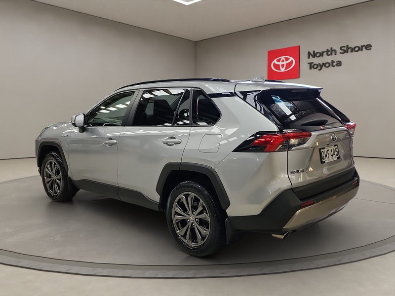 2024 Toyota RAV4 GXL 2.5L Hybrid AWD SUV image 5