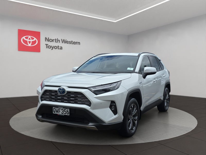 2024 Toyota RAV4 GXL 2.5L Hybrid AWD SUV image 3
