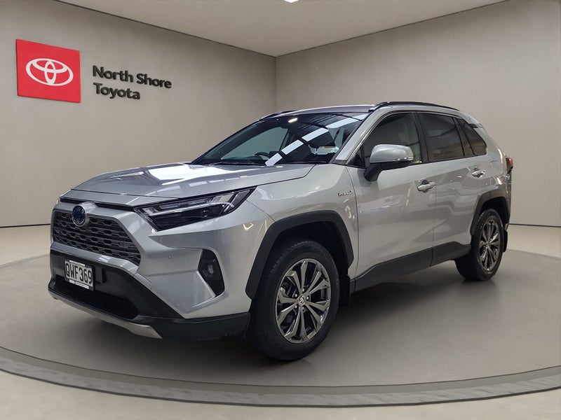 2024 Toyota RAV4 GXL 2.5L Hybrid AWD SUV image 3