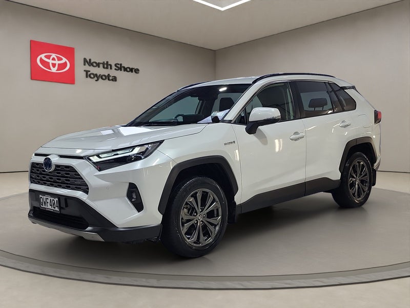2024 Toyota RAV4 GXL 2.5L Hybrid AWD SUV image 3