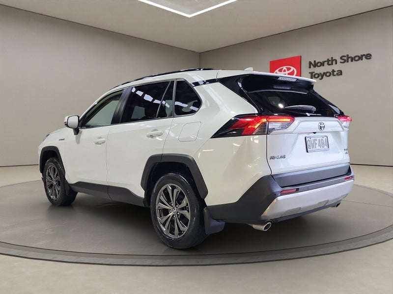 2024 Toyota RAV4 GXL 2.5L Hybrid AWD SUV image 5