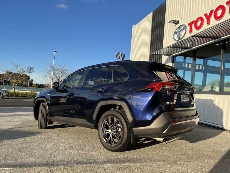 2024 Toyota RAV4 GXL 2.5P HV ECVT AWD SUV image 4