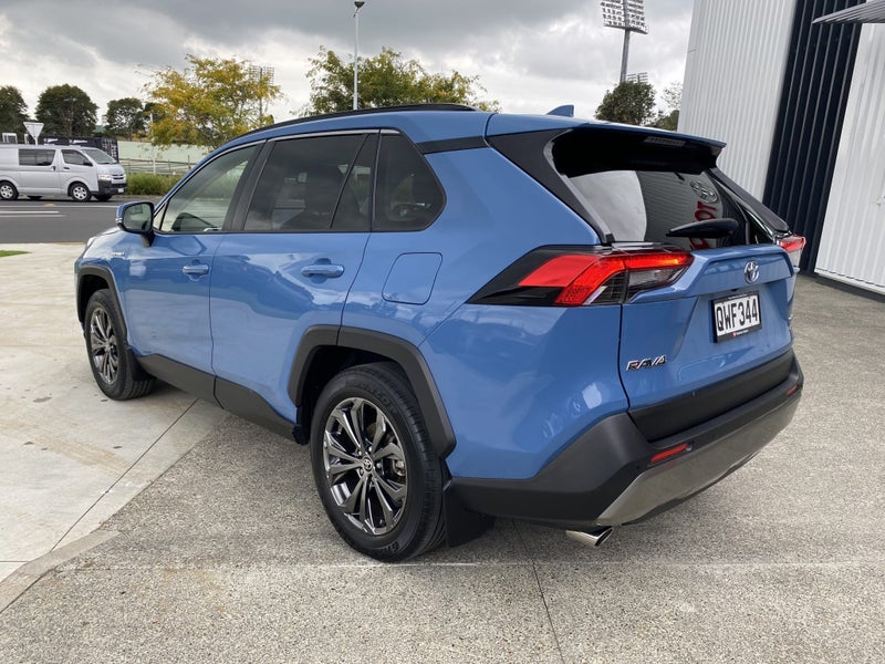 2024 Toyota RAV4 GXL 2.5P HV ECVT AWD SUV image 3