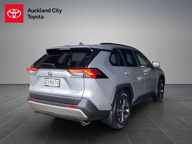 2024 Toyota RAV4 GXL 2.5P HV ECVT AWD SUV/5D/5S... image 3